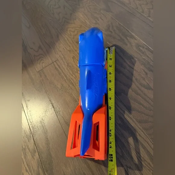 Hot Wheels GVG36 Shark Chomp Transporter Playset -Eats Cars! - Picture 13 of 13